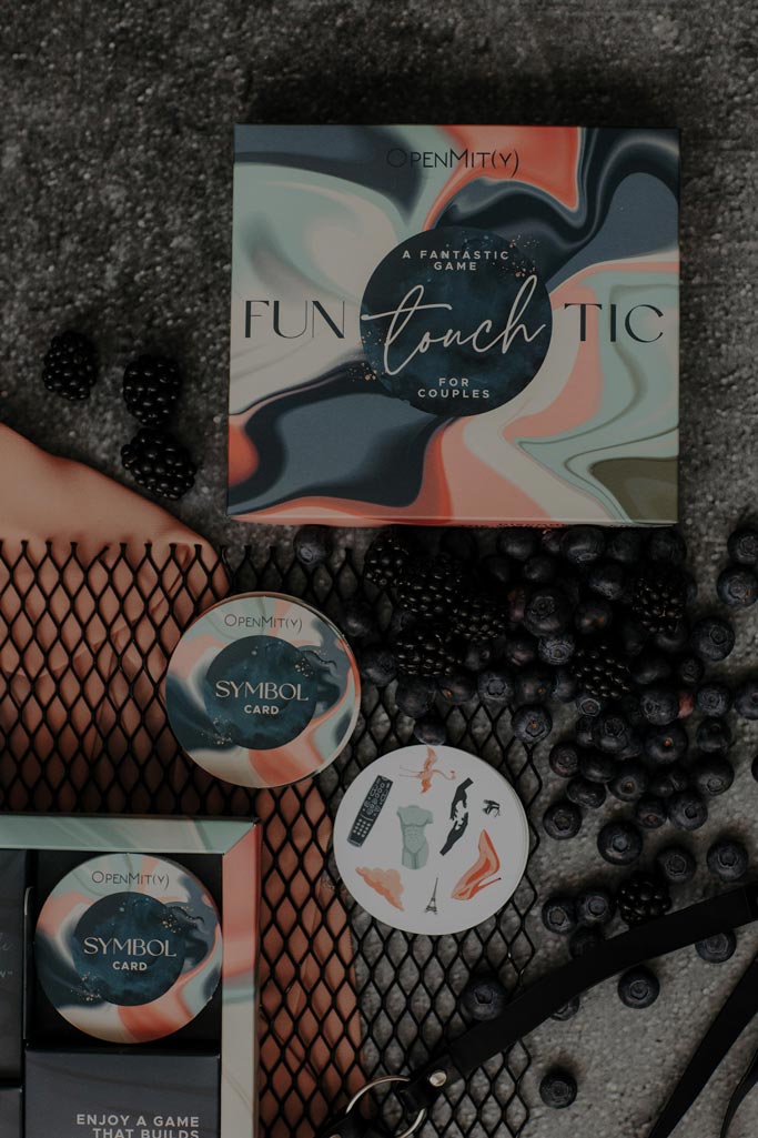 Fun-Touch-Tic-game-for-couples-foreplay